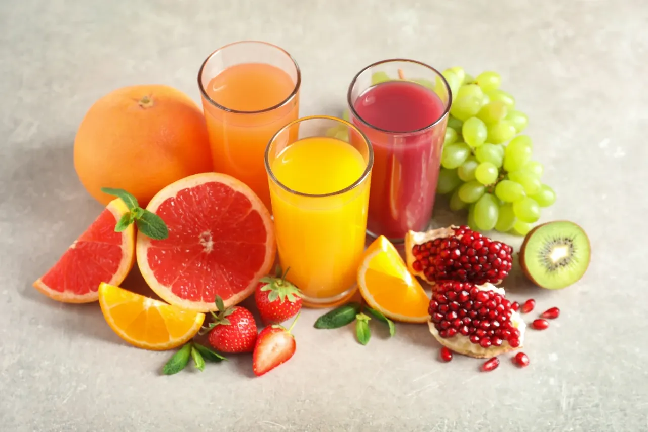 świeżo wyciskany sok grejpfrutowy vs sok z kartonu