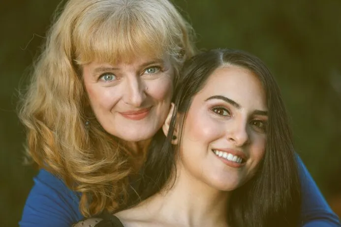 dorosłe dziecko zależne od rodziców, trudności w podejmowaniu decyzji, toksyczna relacja matka córka