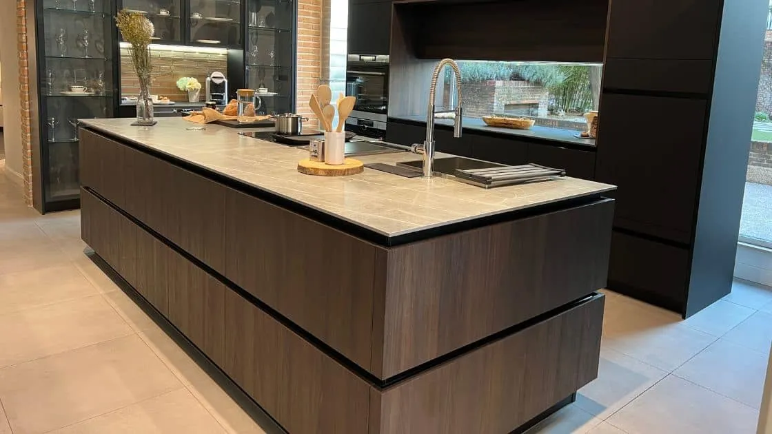 Zdjęcie Cocinas peque&ntilde;as con isla: &iexcl;Dise&ntilde;a la tuya funcional y con estilo!