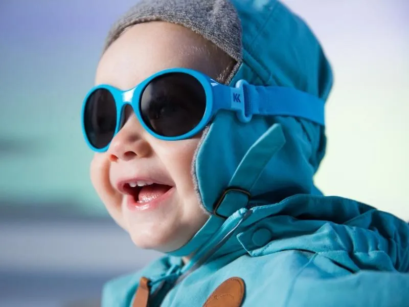 oko dziecka filtracja światła niebieskiego