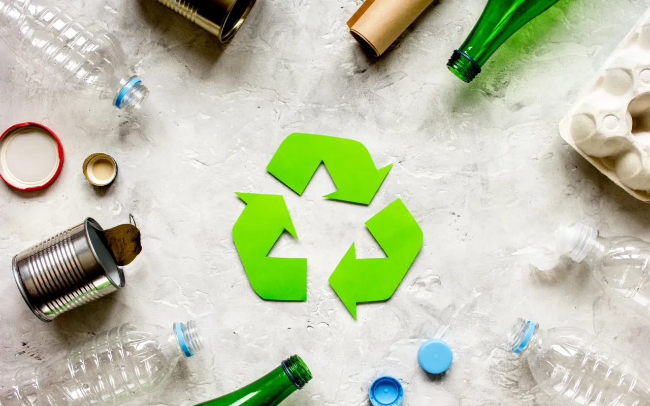 r&oacute;żne produkty z recyklingu