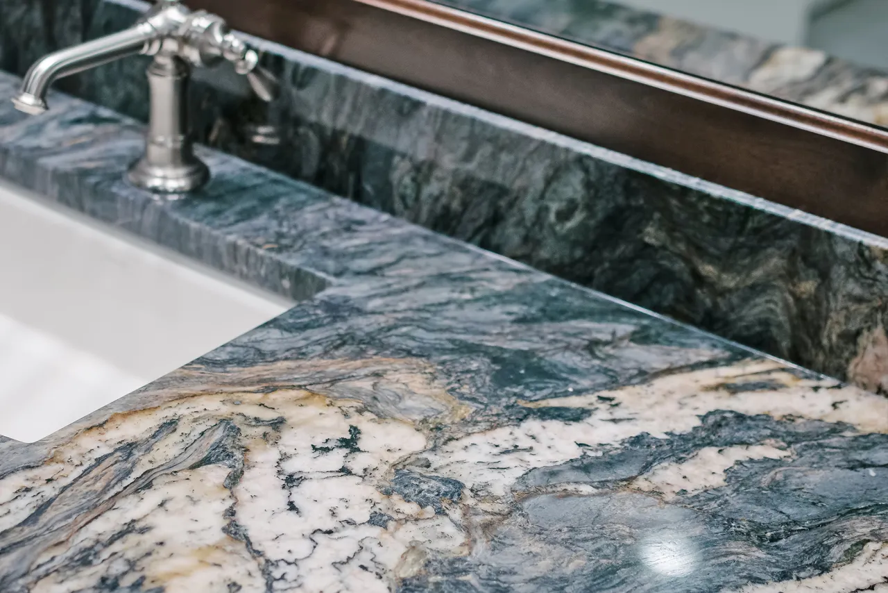 parapety wewnętrzne aranżacje granit marmur pcv