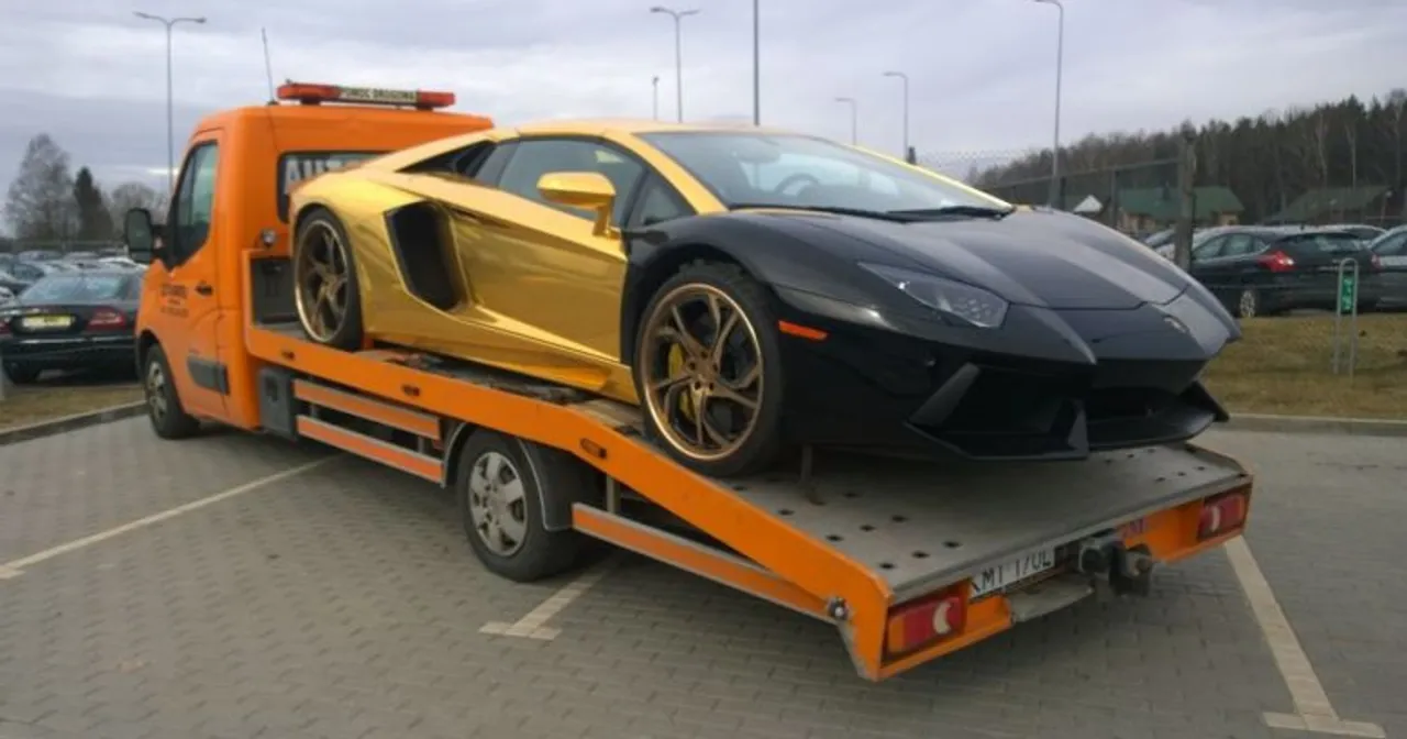 Lamborghini Aventador na drodze