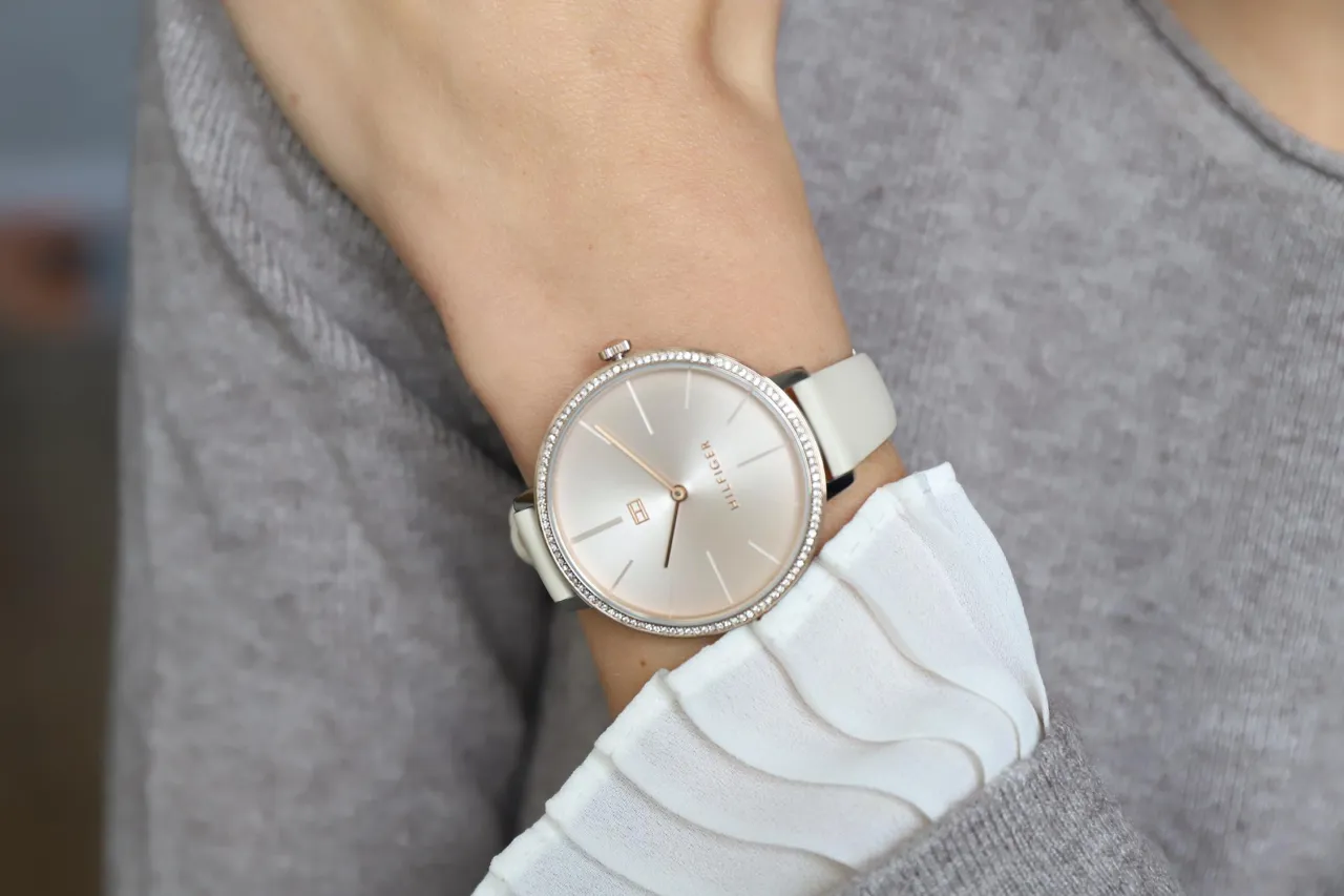 zegarek damski tommy hilfiger styl preppy