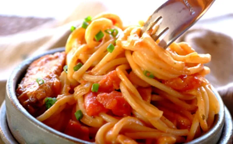 spaghetti napoli z mięsem gotowe danie