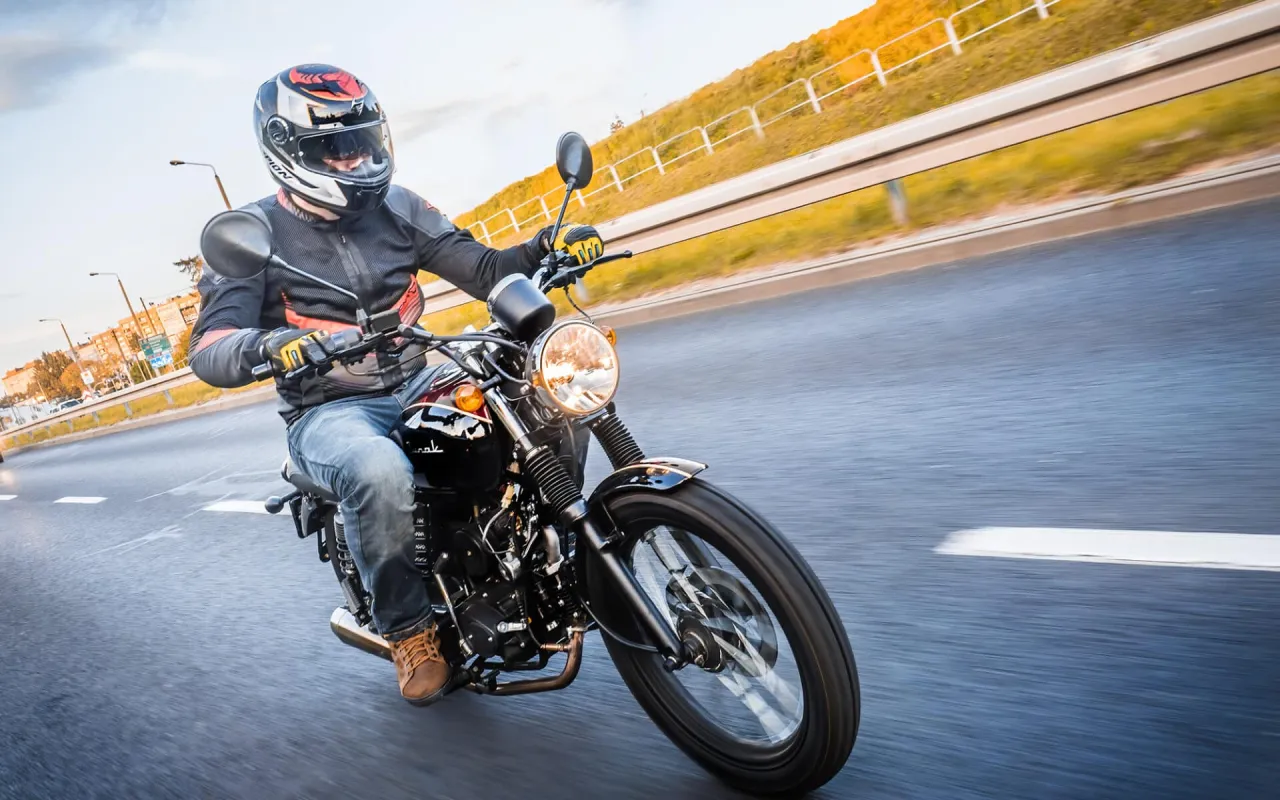 mandat za jazdę motorowerem bez uprawnień