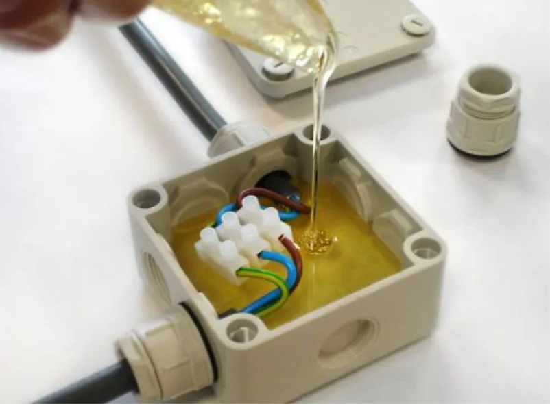 Zdjęcie Żywica do elektryki: Najlepsze rozwiązania dla elektroniki