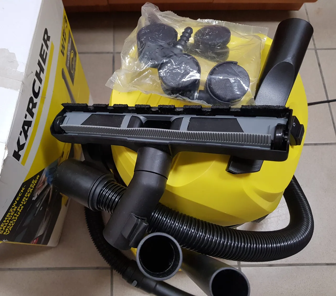 Zdjęcie Numatic CT 470-2 czy Karcher WD 3: który odkurzacz lepszy dla Ciebie?