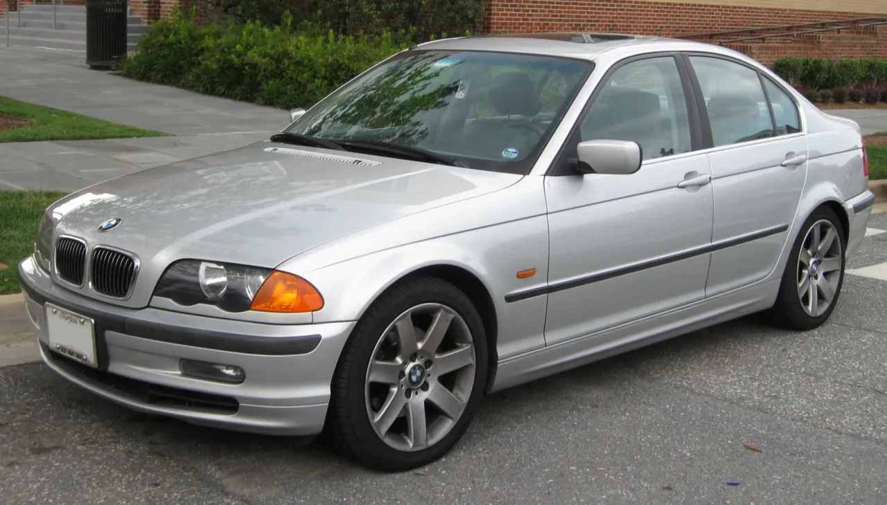 Zdjęcie Automatyczna skrzynia biegów BMW E46: typowe usterki, naprawa i porady ekspertów
