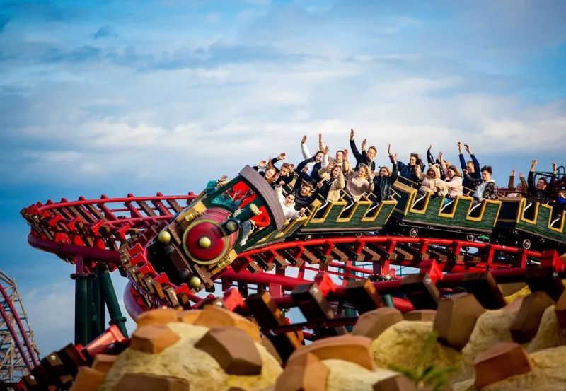 Zdjęcie Co to jest Energylandia? Odkryj największy park rozrywki w Polsce