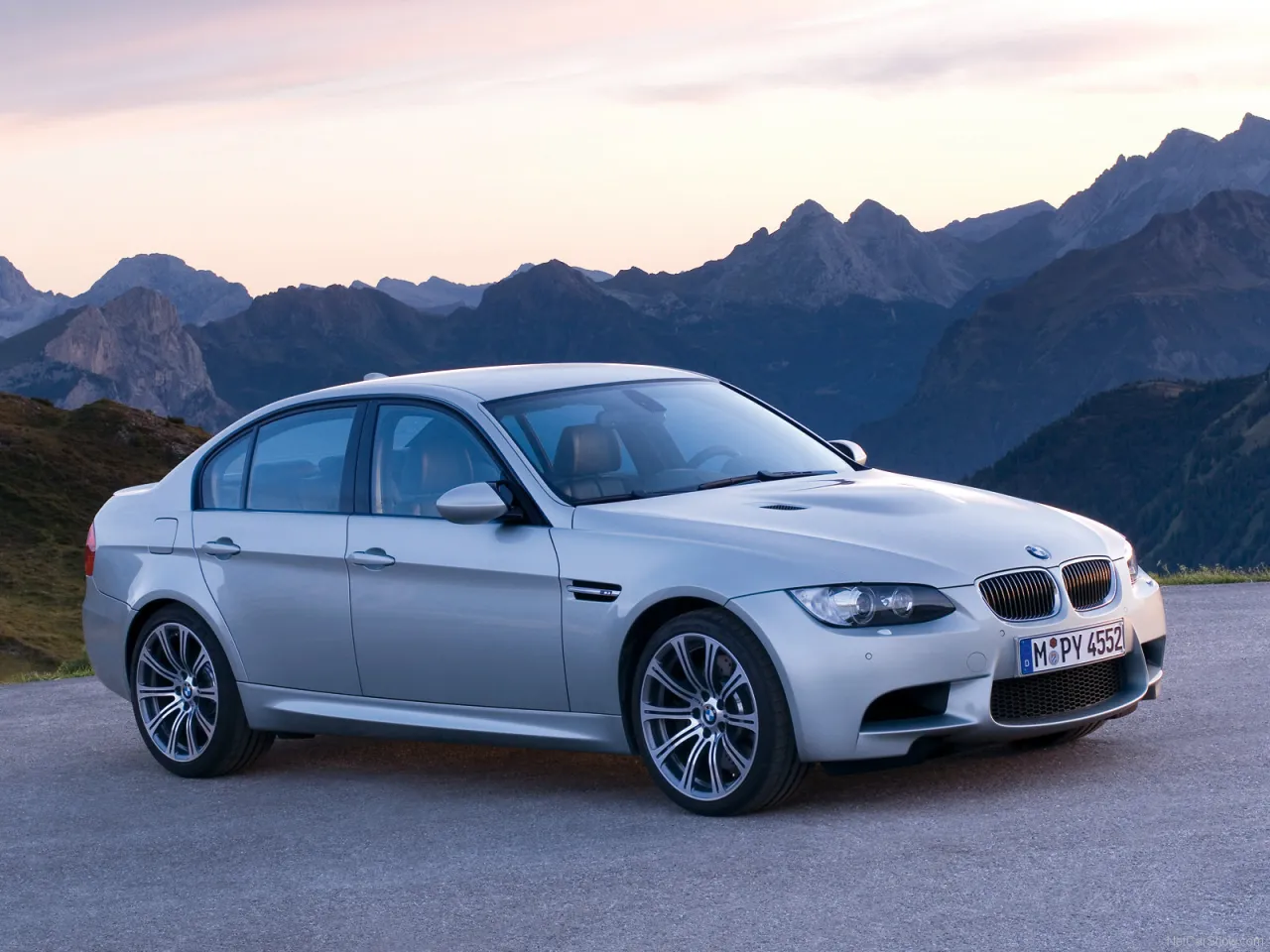 Zdjęcie BMW Seria 3 E90: wady, usterki, koszty i porady dla kupujących