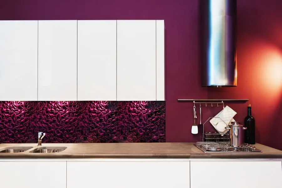 Zdjęcie Czym wyłożyć ścianę w kuchni? Odkryj najlepsze materiały i porady