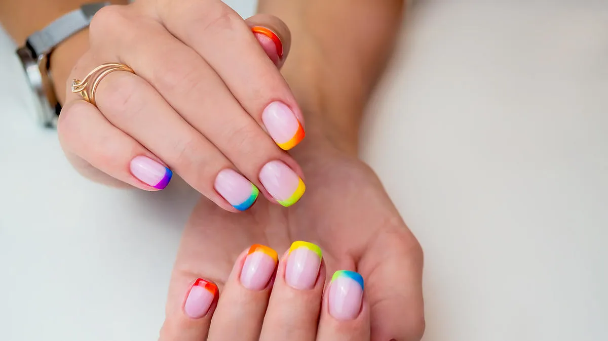 Zdjęcie Manicure hybrydowy French – co to jest i dlaczego warto go wybrać?