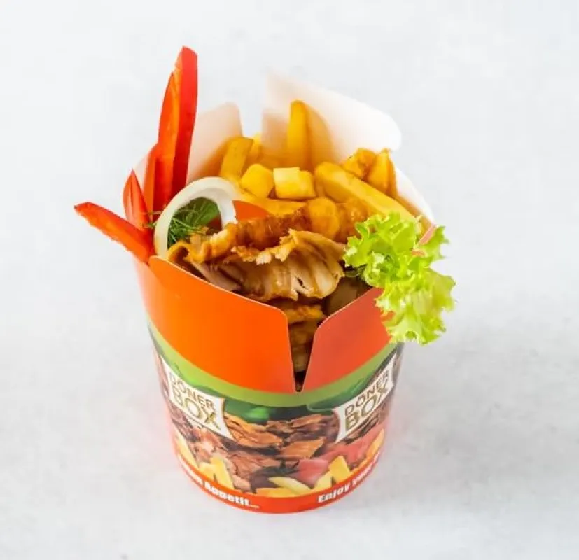 Zdjęcie Ile kalorii ma kebab box z frytkami? Odkryj zaskakujące wartości!