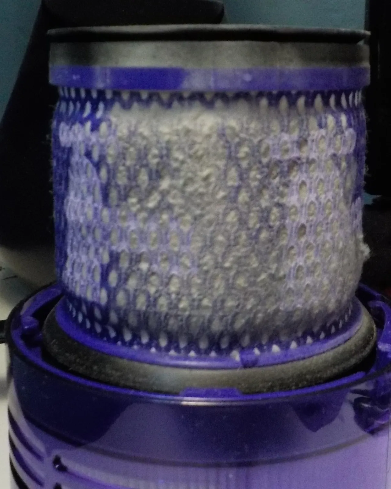 Zdjęcie Jak skutecznie wyczyścić filtr w Dyson V15 i uniknąć problemów