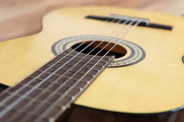 Zdjęcie Jak nastroić gitarę elektryczną: proste metody i najczęstsze błędy