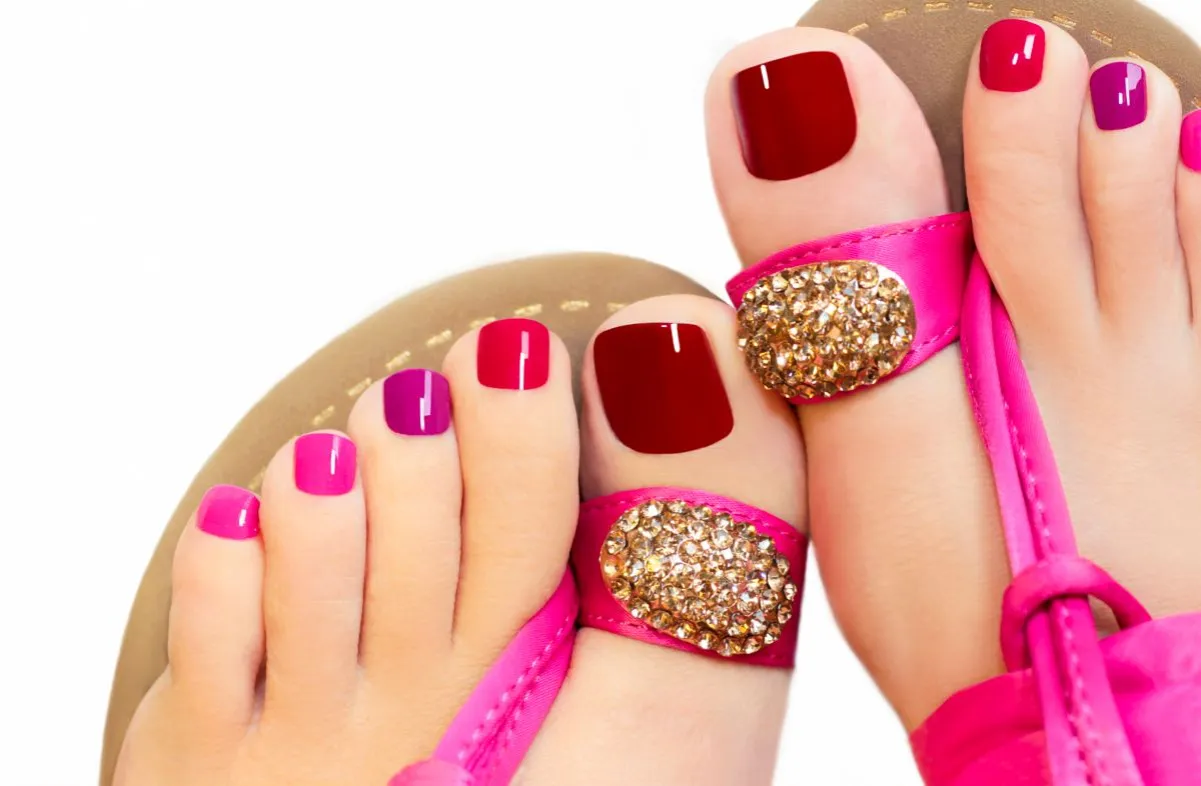 Zdjęcie Ile trwa manicure pedicure? Czas trwania różnych zabiegów na paznokcie
