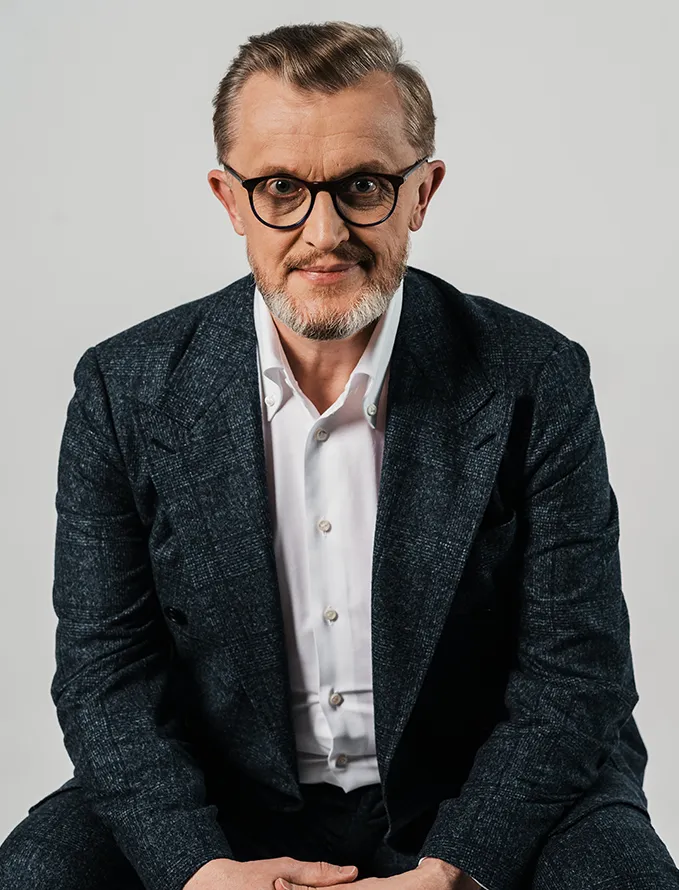 Zdjęcie Fryderyk Karzełek kim jest? Poznaj jego inspirującą historię sukcesu