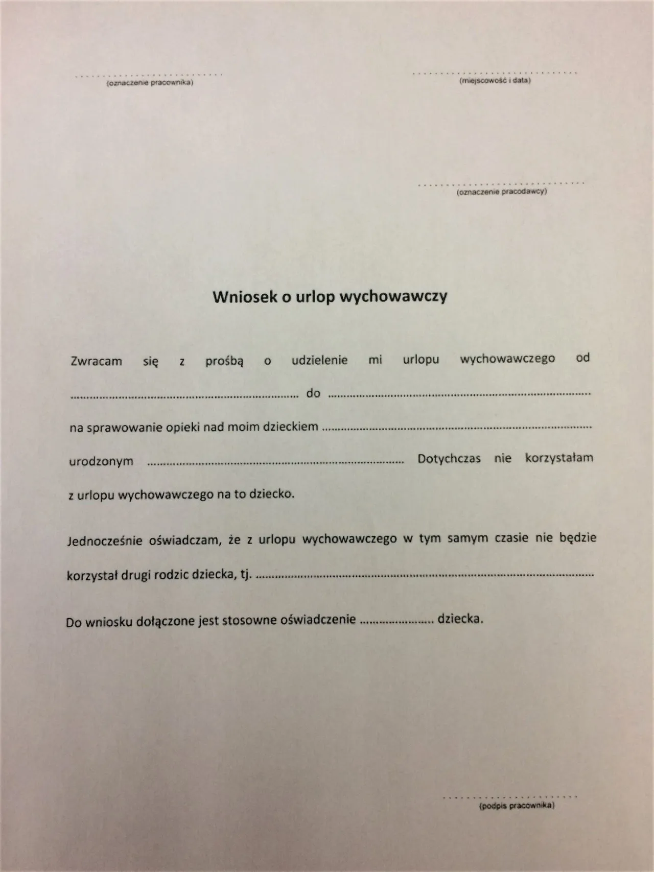 Zdjęcie Komu przysługuje płatny urlop wychowawczy? Sprawdź swoje prawa i warunki