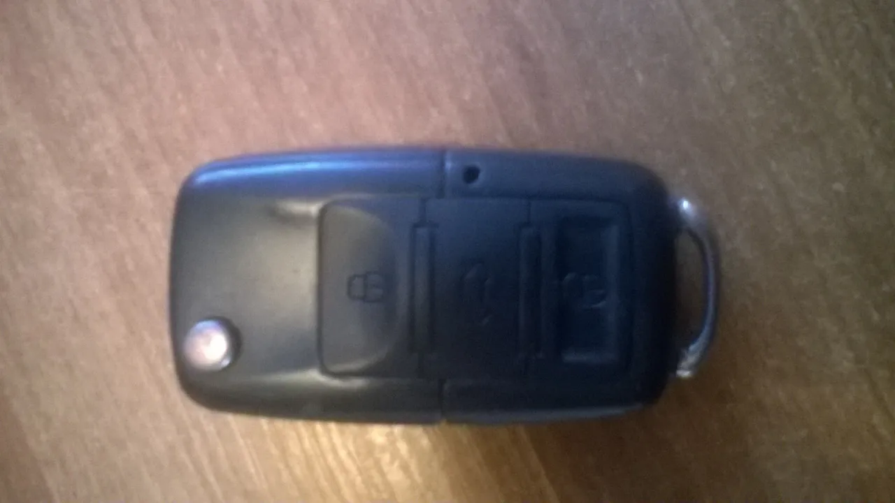 Zdjęcie Jak skutecznie zaprogramować kluczyk samochodowy do Volkswagena Passata B5 FL - Kompletny poradnik