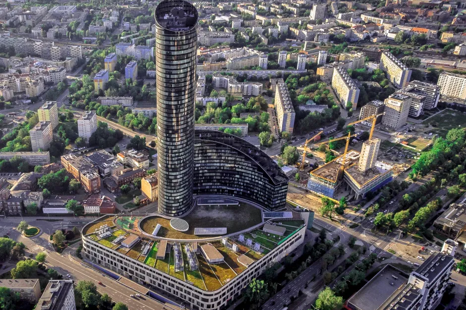 Zdjęcie Najwyższy budynek we Wrocławiu – ile ma pięter i co warto wiedzieć?
