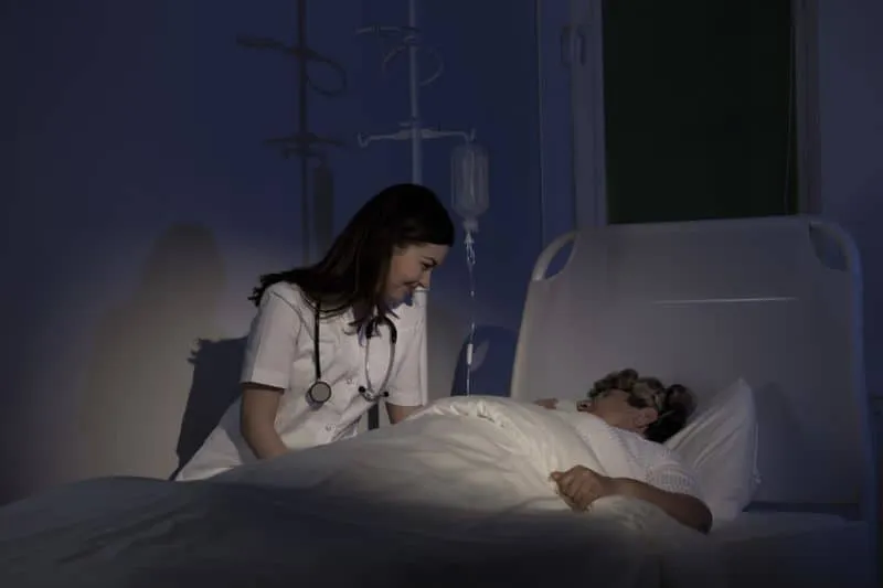 Zdjęcie Rak objawy przed śmiercią: co czuć i jak pomóc bliskim w agonii