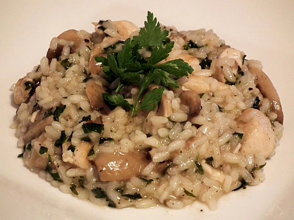 Zdjęcie Jak zrobić risotto z kurczakiem i pieczarkami – idealny przepis na obiad