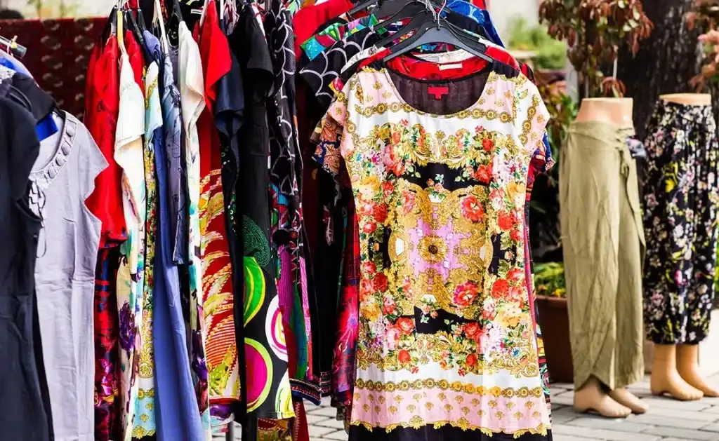 Import odzieży z Turcji i Włoch