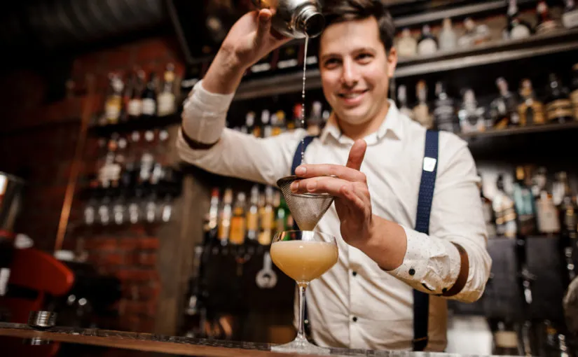 barman w pracy r&oacute;żne typy lokali