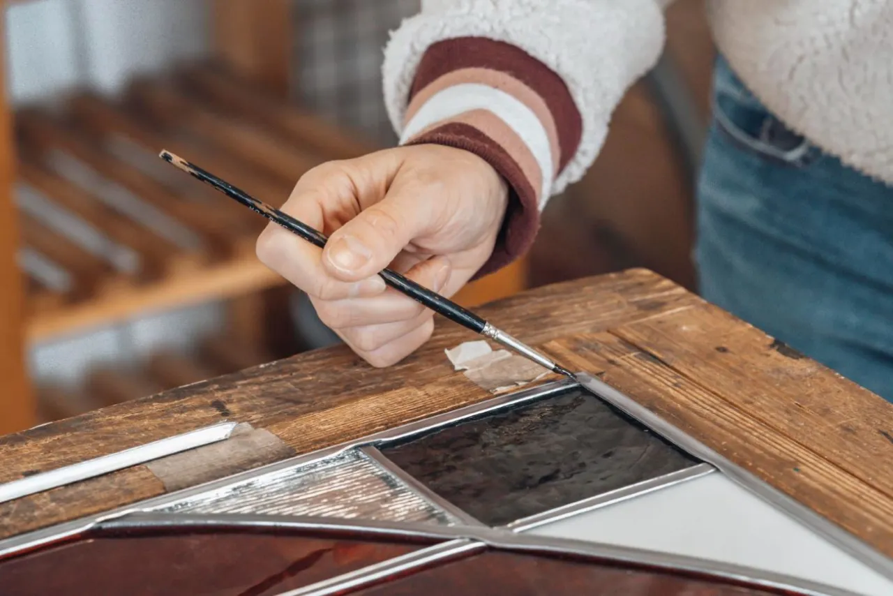 zestaw narzędzi do renowacji drzwi