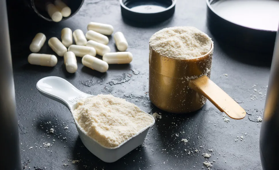 różne suplementy diety na siłowni: kreatyna, beta-alanina, cytrulina