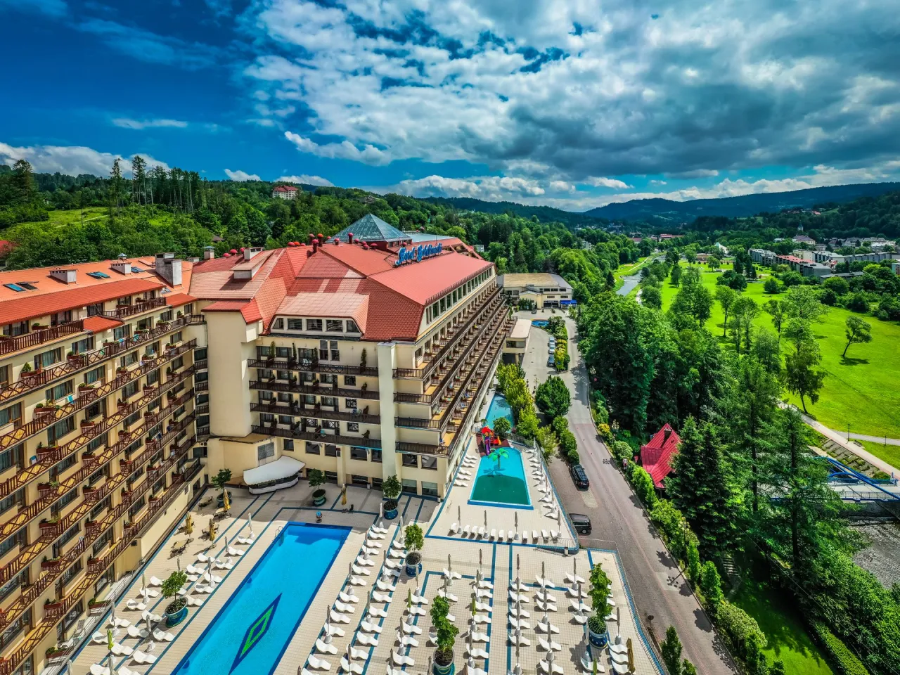 Ceny nocleg&oacute;w Hotel Gołębiewski por&oacute;wnanie