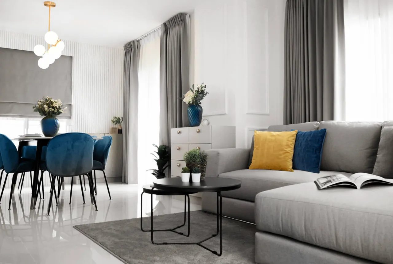 inspiracje kolory dodatków do szarej kanapy