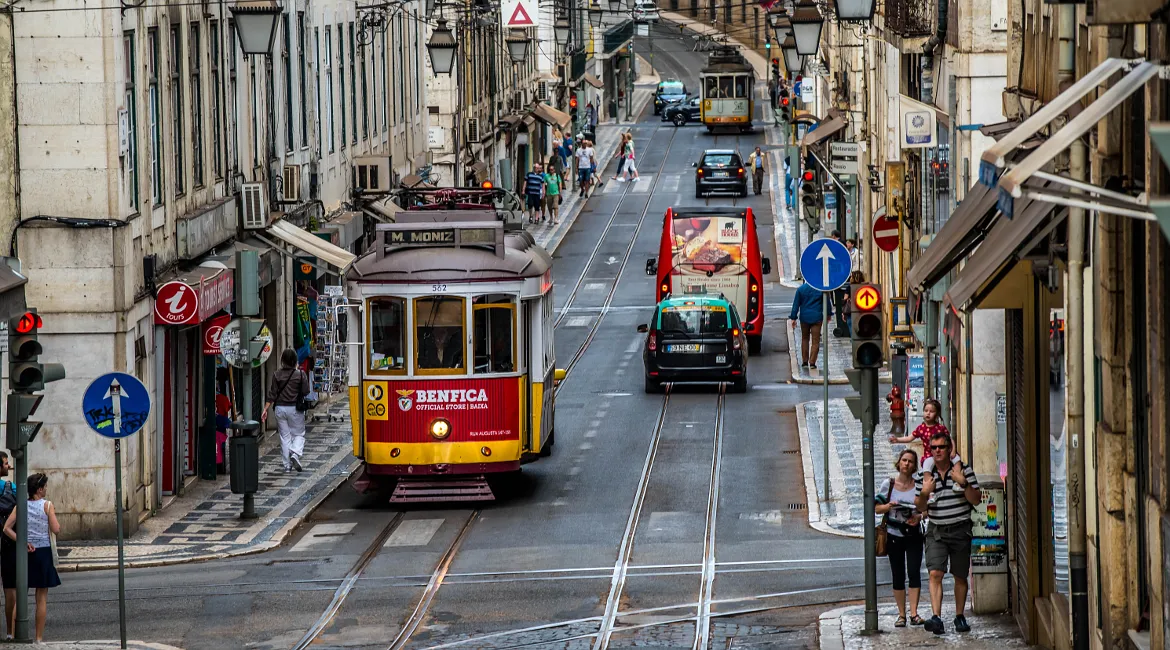 Klimatyczne uliczki Lizbony