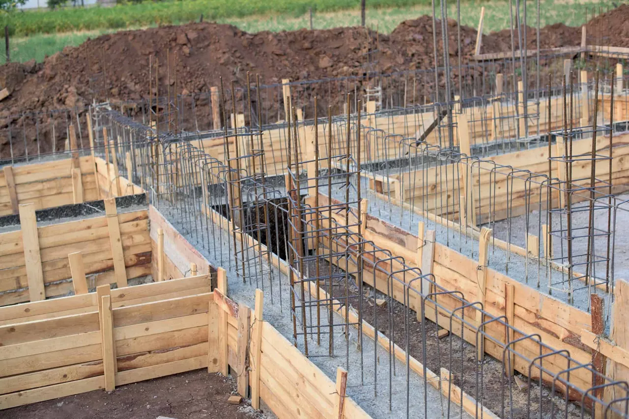 Zdjęcie Jak zaszalować fundamenty: uniknij najczęstszych błędów w szalowaniu