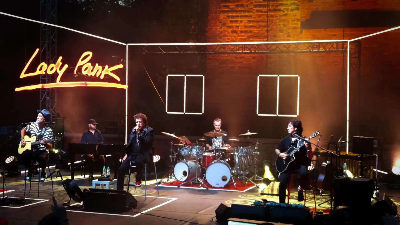 Lady Pank teledysk Zawsze tam gdzie Ty Agata Konarska