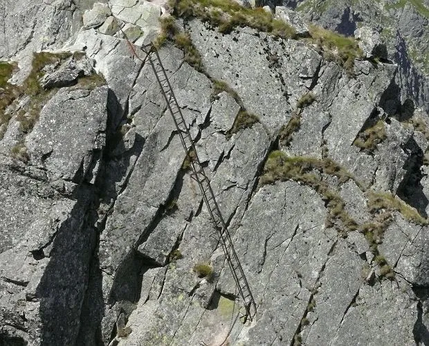 Orla Perć drabinka nad Kozią Przełęczą