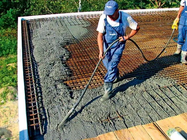 pielęgnacja świeżego betonu podjazdu