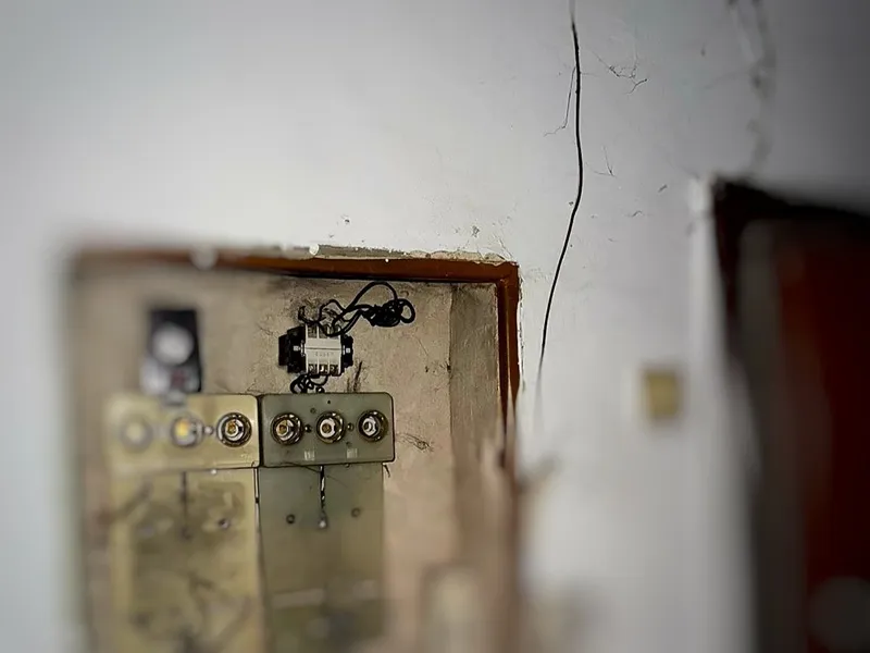 Nielegalne podłączenie do sieci elektrycznej konsekwencje