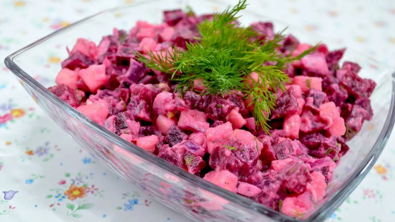 surówka z buraków z jabłkiem