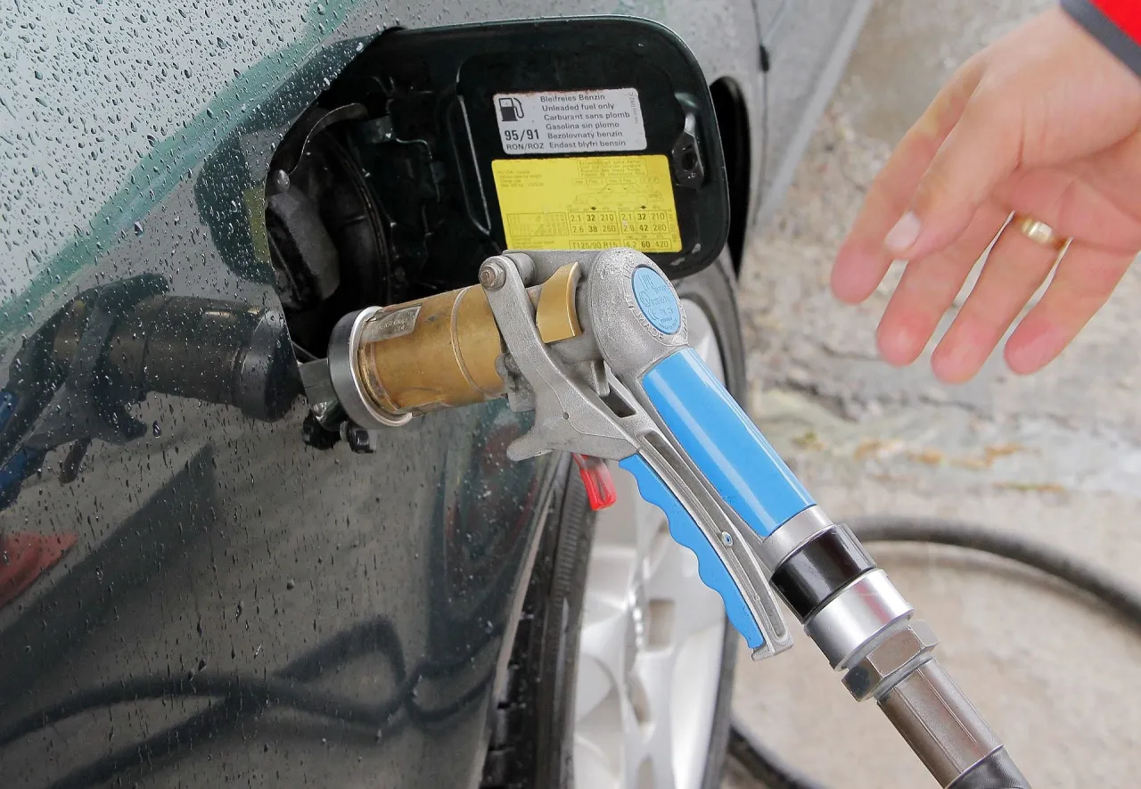 tankowanie samochodu lpg