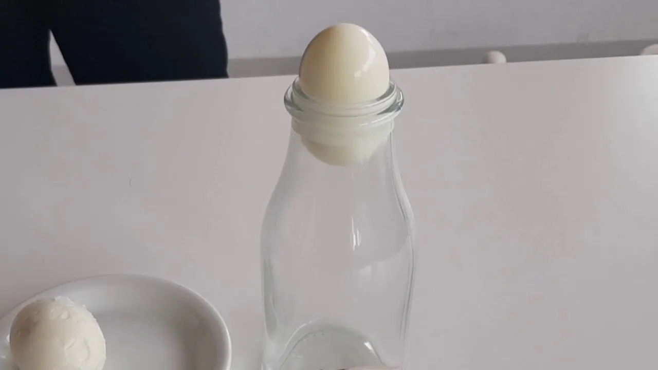 eksperyment z jajkiem w butelce ciśnienie