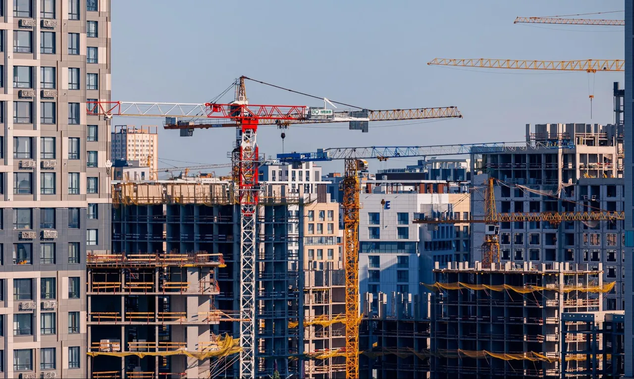 Wykres marży deweloperskiej w Polsce lub wizualizacja projektu deweloperskiego