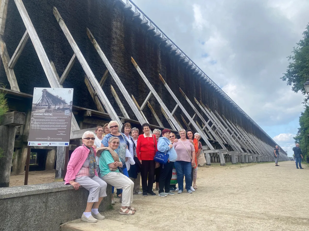 Ciechocinek tężnie park zdrojowy seniorzy
