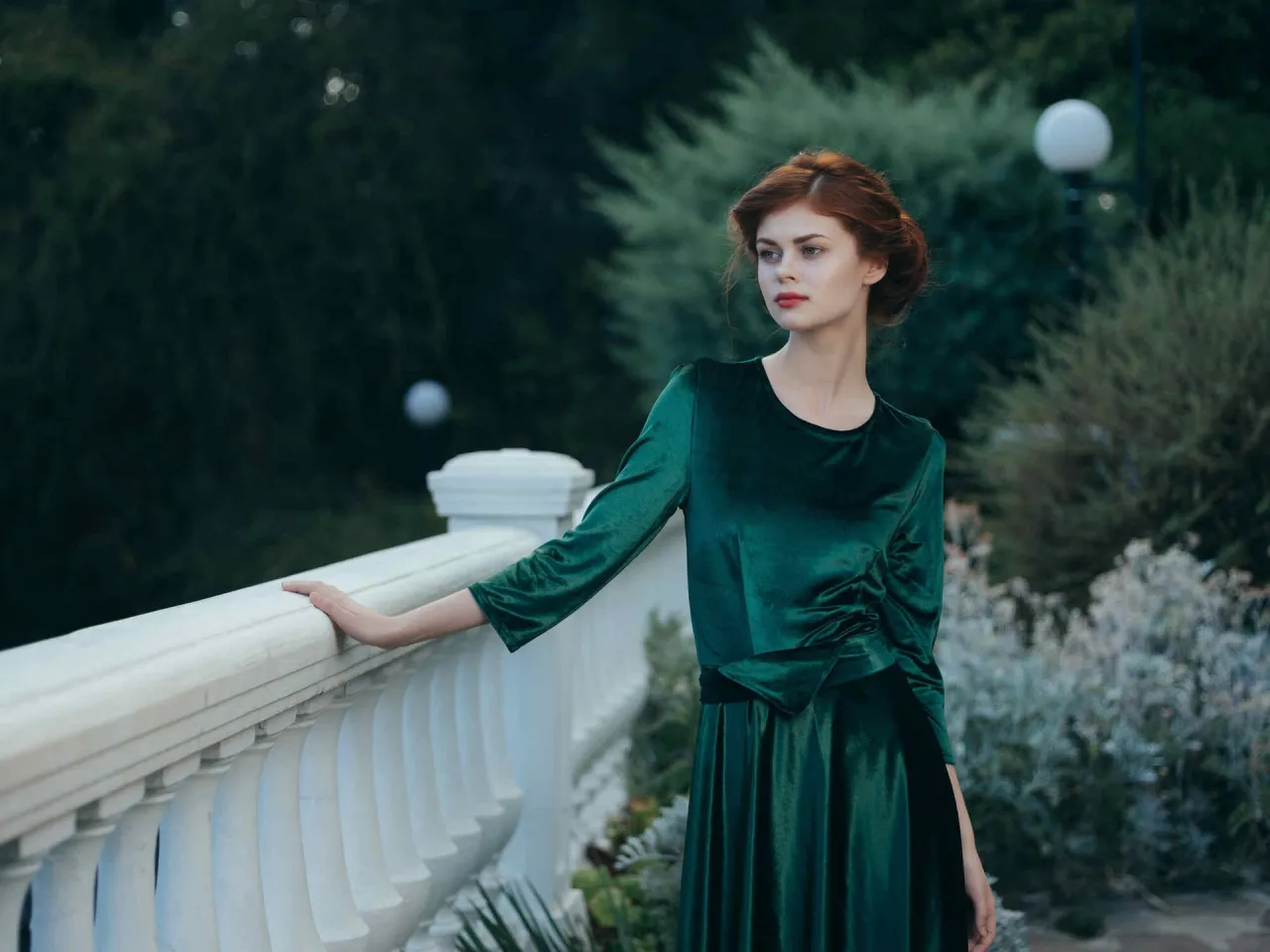 Błędy w makijażu zielona sukienka