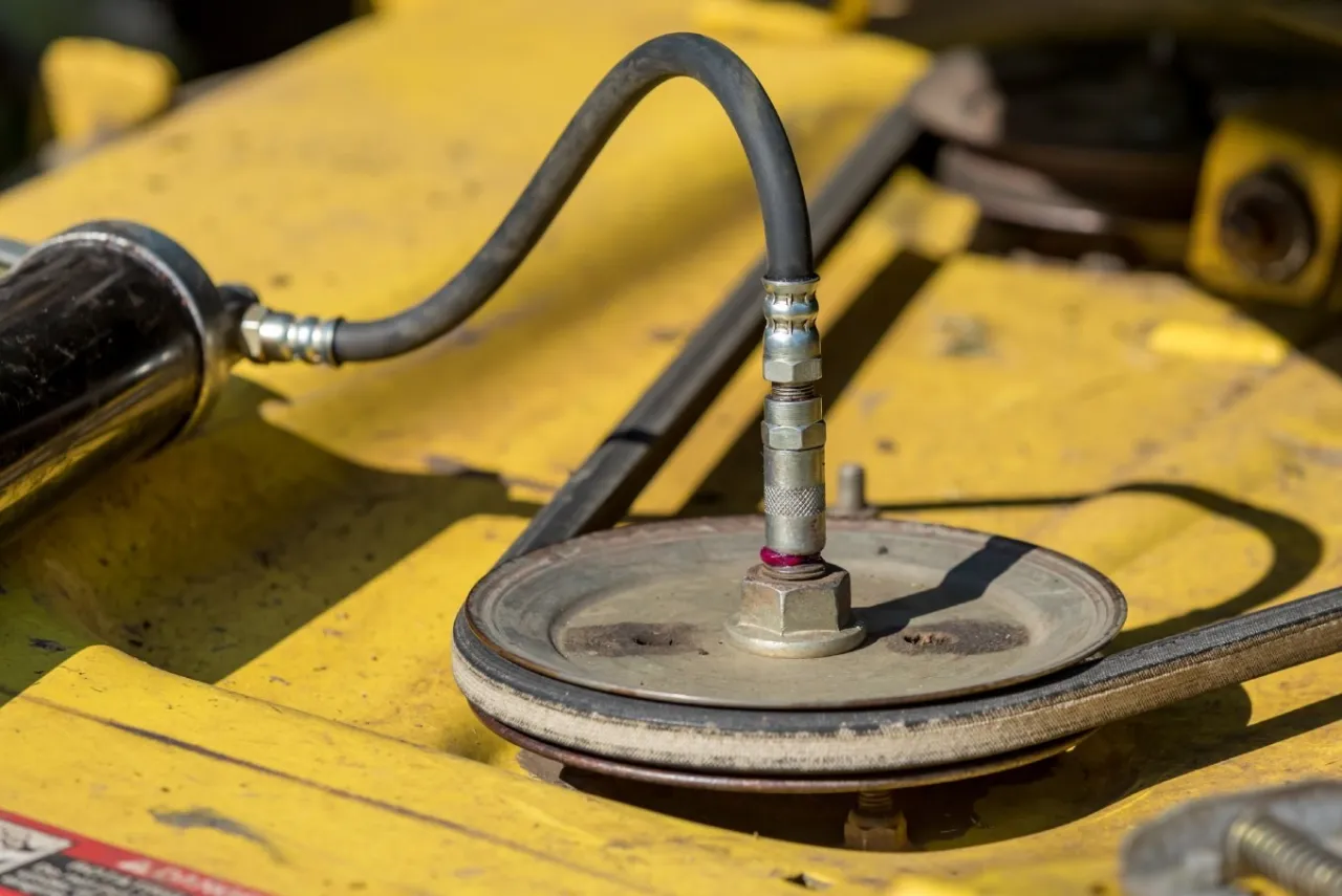 pasek napędowy kosiarki zużycie pęknięcia