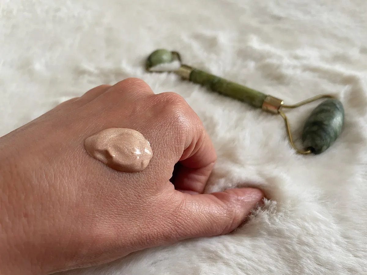 Sposoby aplikacji kremu rozświetlającego Miya