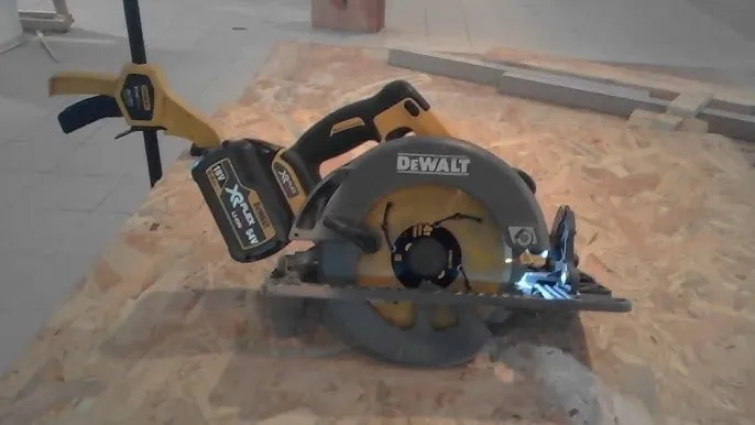 Narzędzia do cięcia i obróbki płyty OSB