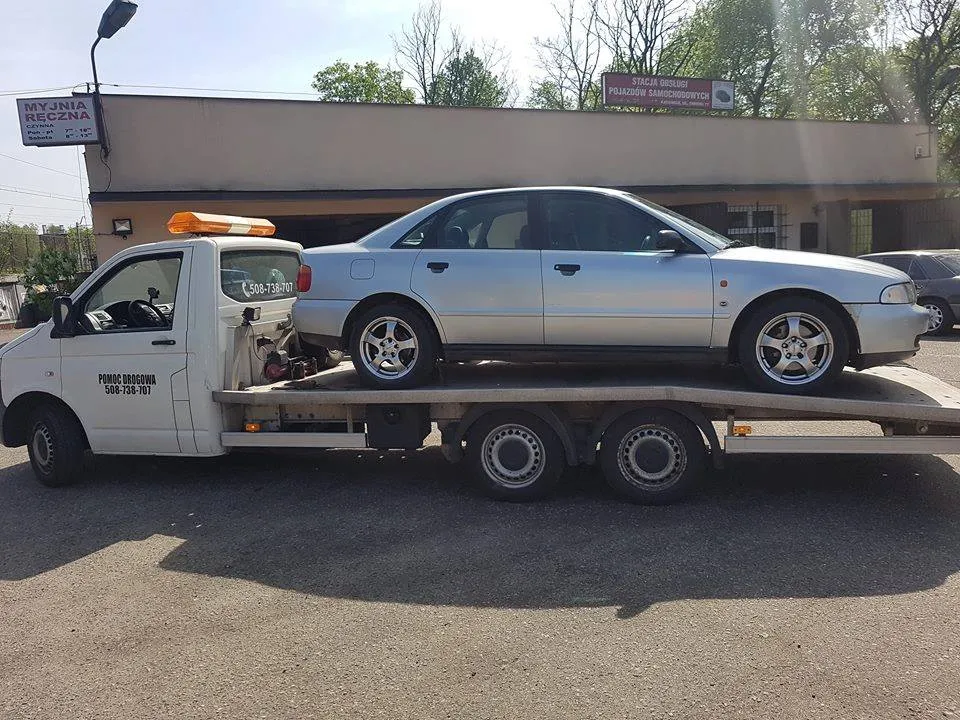 samoch&oacute;d na lawecie