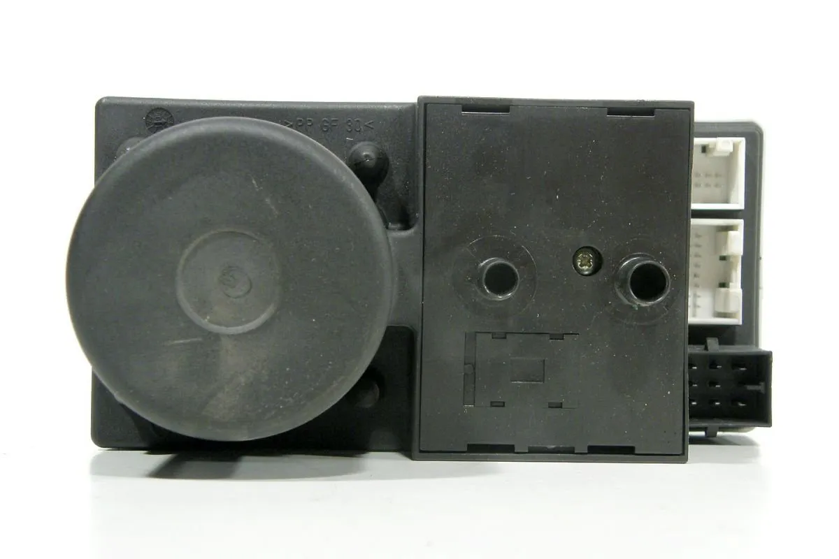 Audi A4 B5 pompka centralnego zamka uszkodzenia